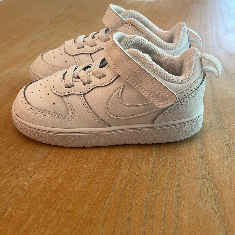 Toddler Nike Sneakers White sz 9C